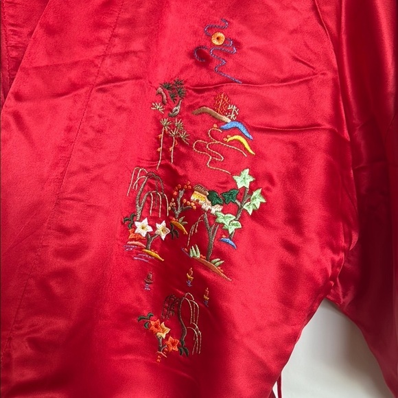 Luxurious Red Satin Kimono Robe with Embroidered Details - Picture 3 of 4